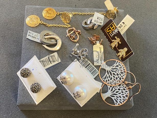 Brincos em prata e outros materiais