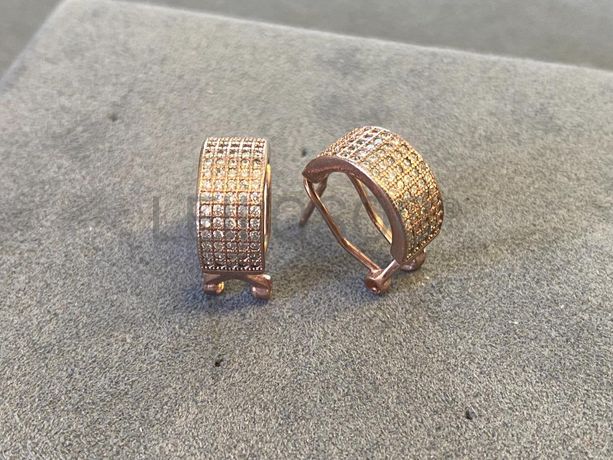 Brincos em prata e outros materiais