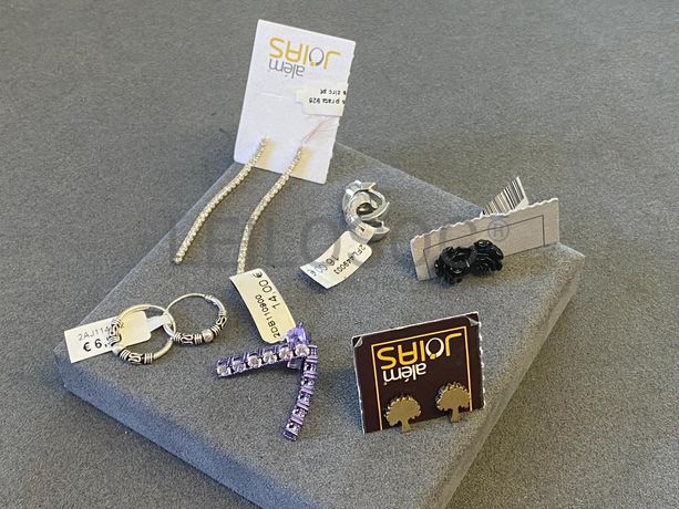 Brincos em prata e outros materiais