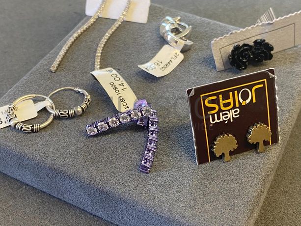 Brincos em prata e outros materiais