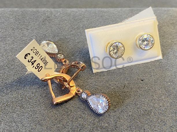 Brincos em prata e outros materiais