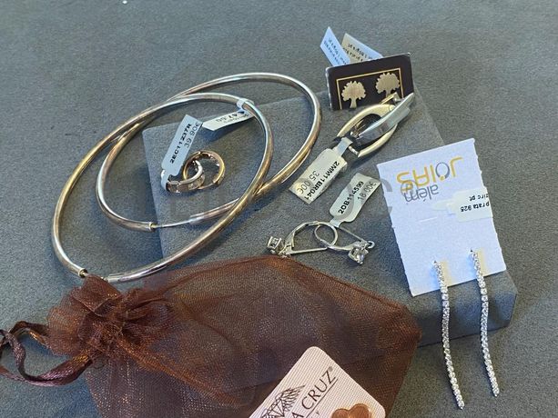 Brincos em prata e outros materiais