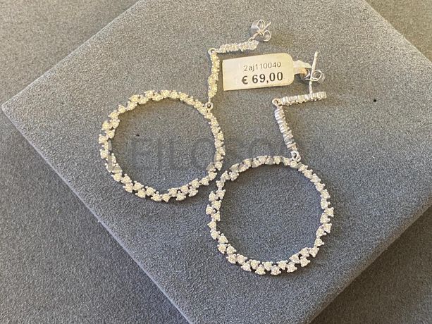 Brincos em prata e outros materiais