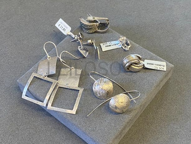 Brincos em prata e outros materiais