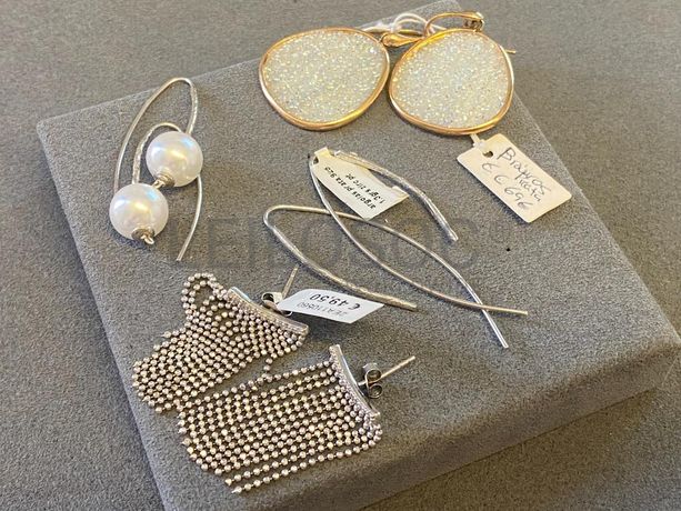 Brincos em prata e outros materiais