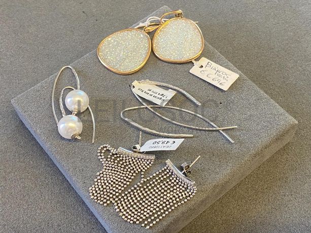 Brincos em prata e outros materiais