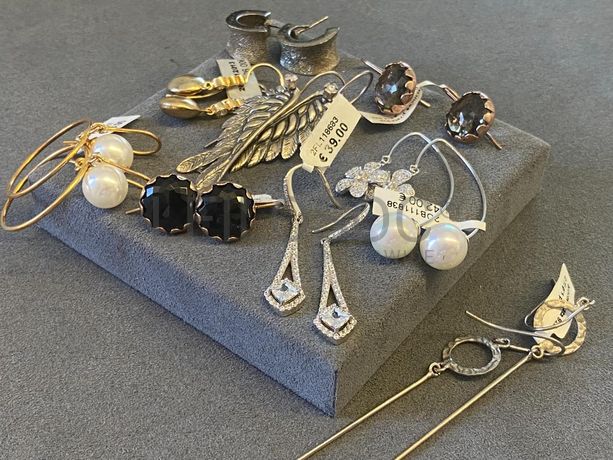 Brincos em prata e outros materiais