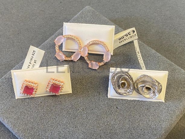 Brincos em prata e outros materiais