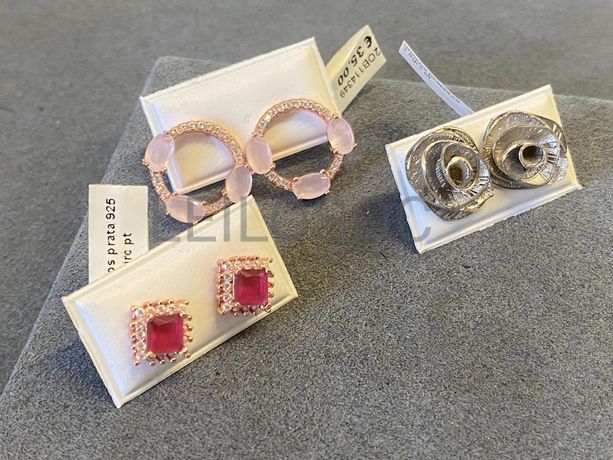 Brincos em prata e outros materiais