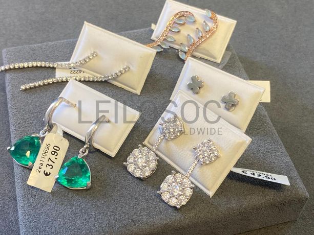 Brincos em prata e outros materiais