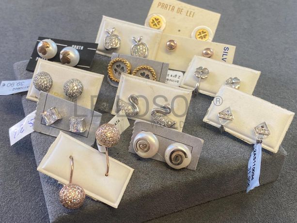 Brincos em prata e outros materiais