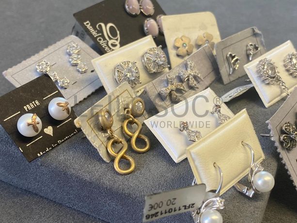 Brincos em prata e outros materiais