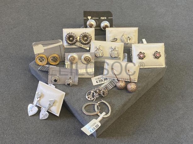 Brincos em prata e outros materiais