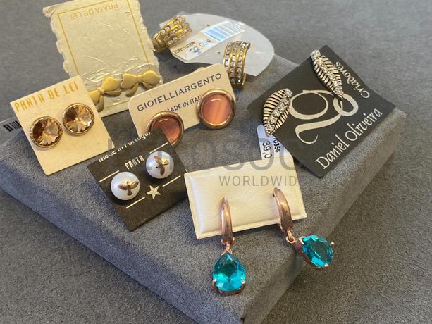 Brincos em prata e outros materiais