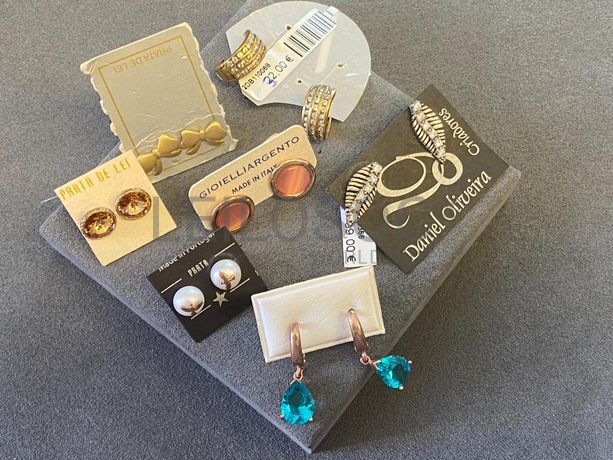 Brincos em prata e outros materiais