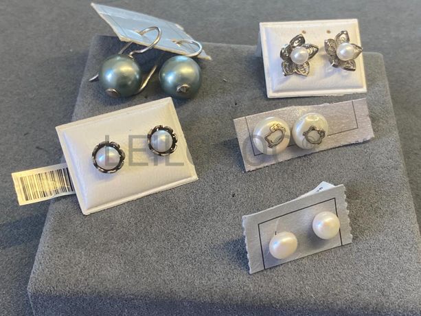 Brincos em prata e outros materiais