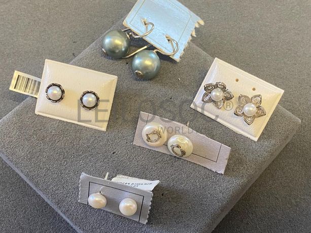 Brincos em prata e outros materiais