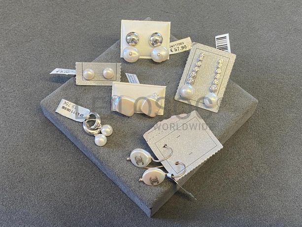 Brincos em prata e outros materiais