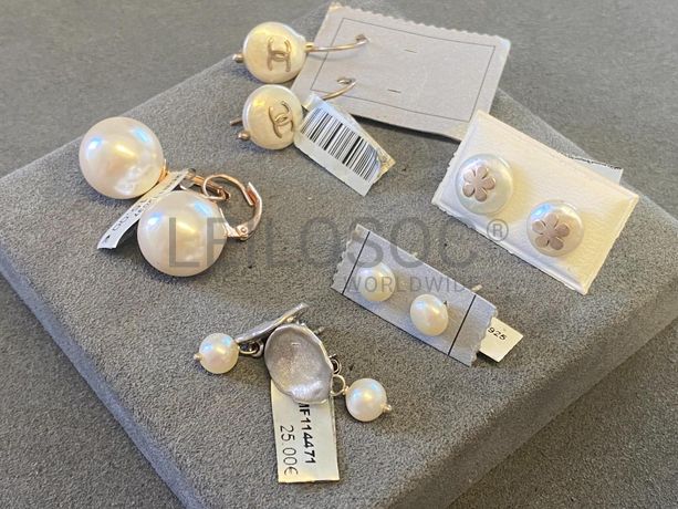 Brincos em prata e outros materiais