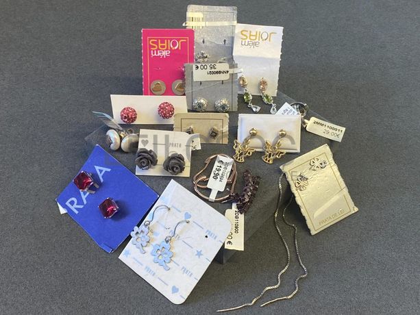 Brincos em prata e outros materiais