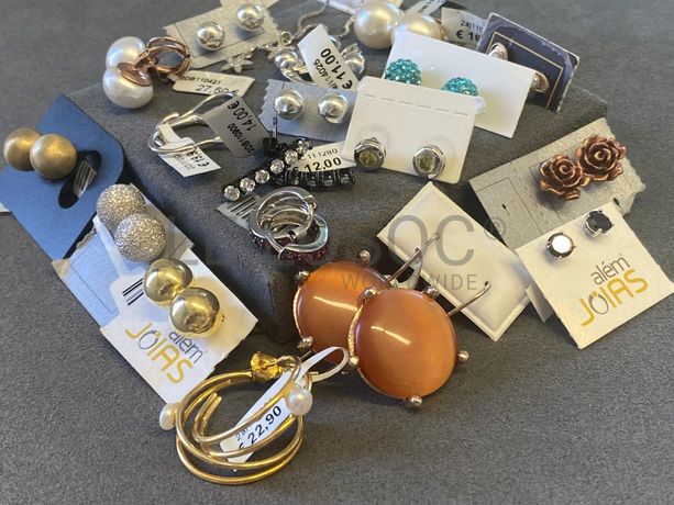 Brincos em prata e outros materiais