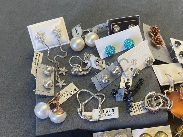 Brincos em prata e outros materiais