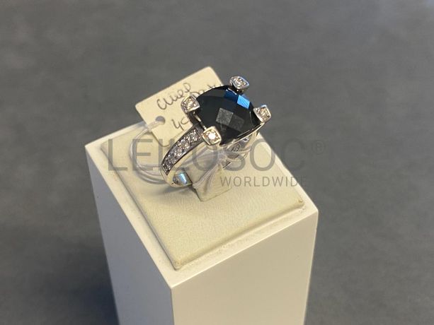 Anel em prata e outros materiais