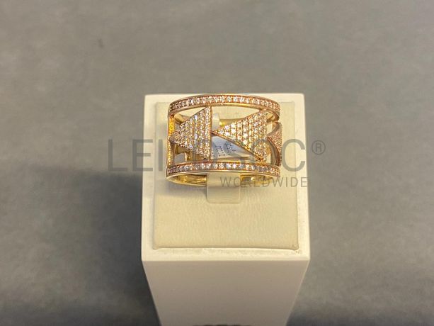 Anel em prata e outros materiais