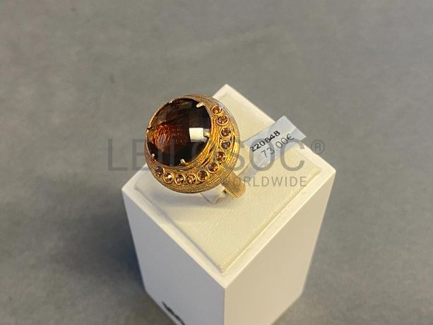 Anel em prata e outros materiais