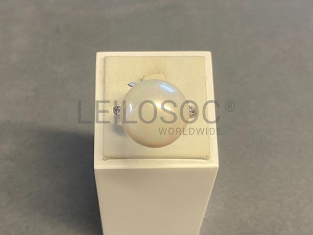 Anel em prata e outros materiais