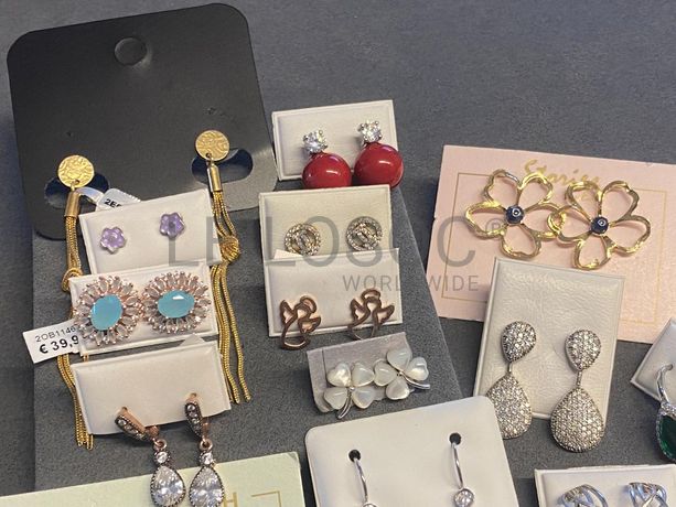 Brincos em prata e outros materiais