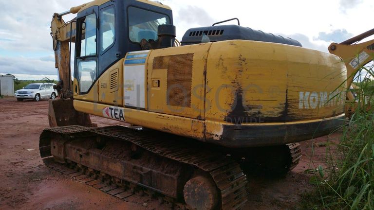Escavadora de rastos Komatsu PC220 -7 · Samba Caju