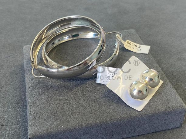 Brincos em prata e outros materiais