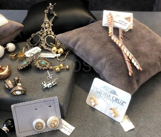 Brincos em prata e outros materiais