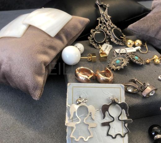 Brincos em prata e outros materiais