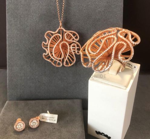 Brincos em prata e outros materiais + Anel + Colar