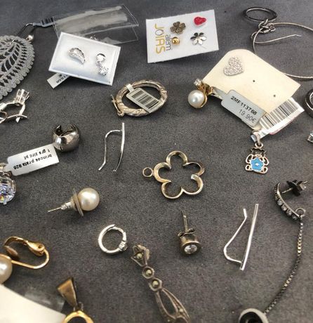 Brincos em prata e outros materiais