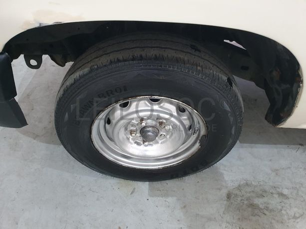 Toyota Hilux 2.4D · Ano 1990