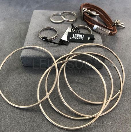 Pulseiras em prata e outros materiais + Anel