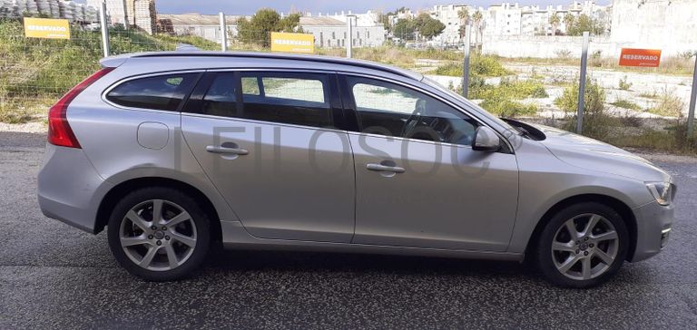 Volvo V60 2.0 · Ano 2014