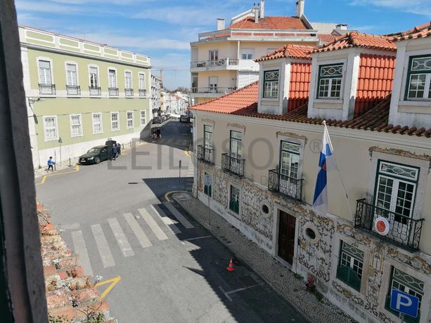Edifício 3 Pisos c/ Logradouro · Estrela, Lisboa