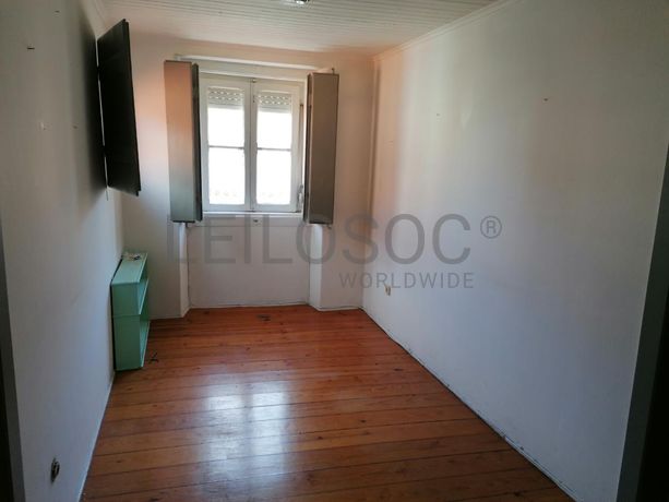 Edifício 3 Pisos c/ Logradouro · Estrela, Lisboa