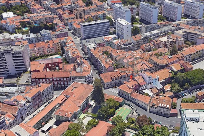 Edifício 3 Pisos c/ Logradouro · Estrela, Lisboa