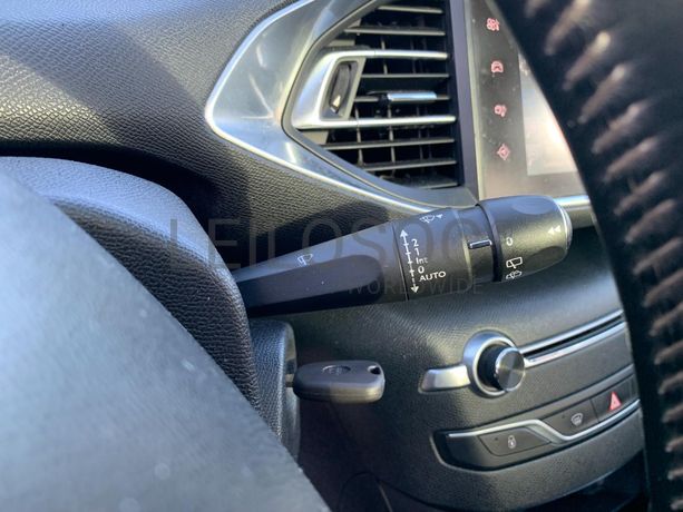 Peugeot 308 1.6 BlueHDI · Ano 2015