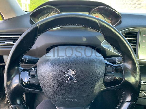 Peugeot 308 1.6 BlueHDI · Ano 2015
