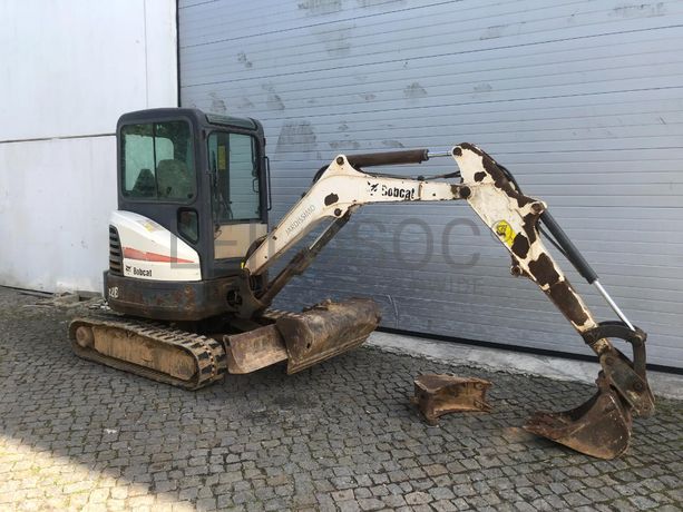 Mini Giratória BobCat E26