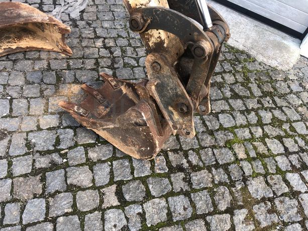 Mini Giratória BobCat E26