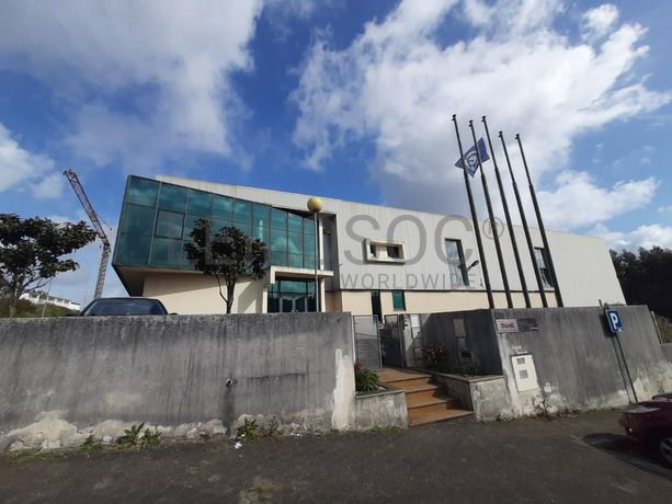 Armazém Industrial (3 Pisos) c/ logradouro· Santa Maria da Feira