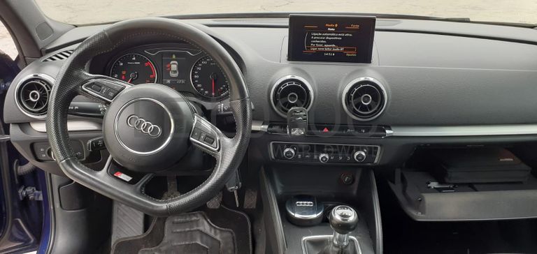 Audi A3 1.6 TDI · Ano 2014
