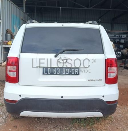 Veículo Zxauto C3 · Viana